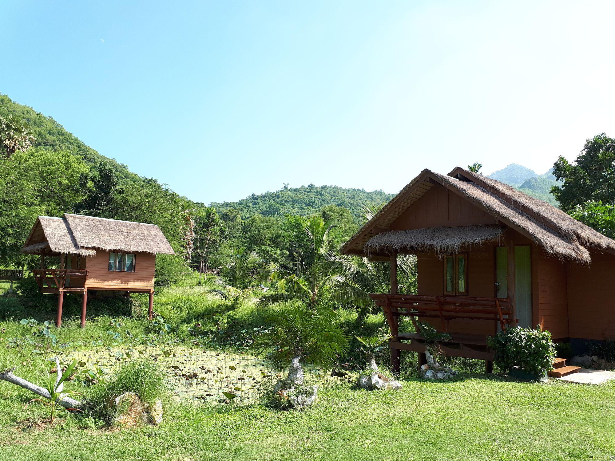 Lungcha Homestay Sam Roi Yot Buitenkant foto